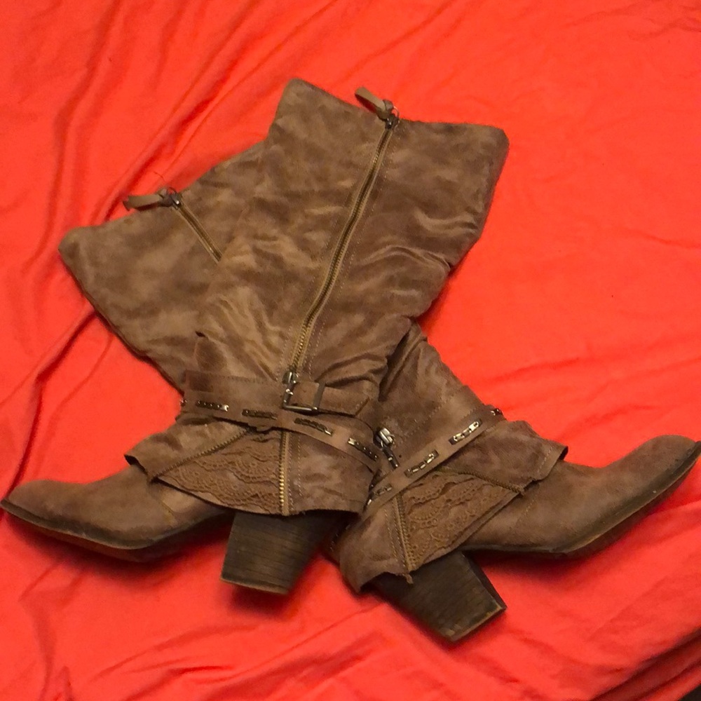 Very elegant lace cowgirl boots